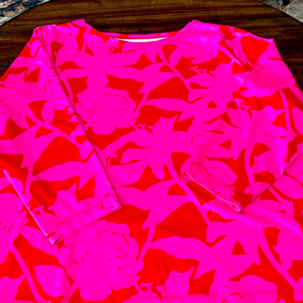 Vineyard vines round neck blouse